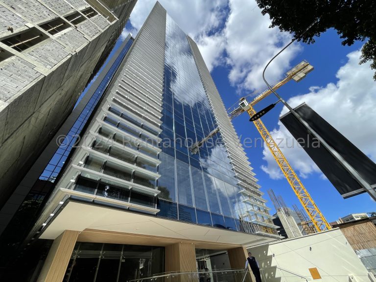 Local comercial de 860 m² en Las Mercedes, Caracas