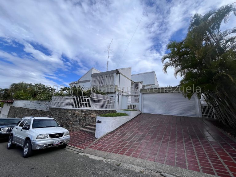 Casa multifamiliar con jardines espectaculares en Las Marías