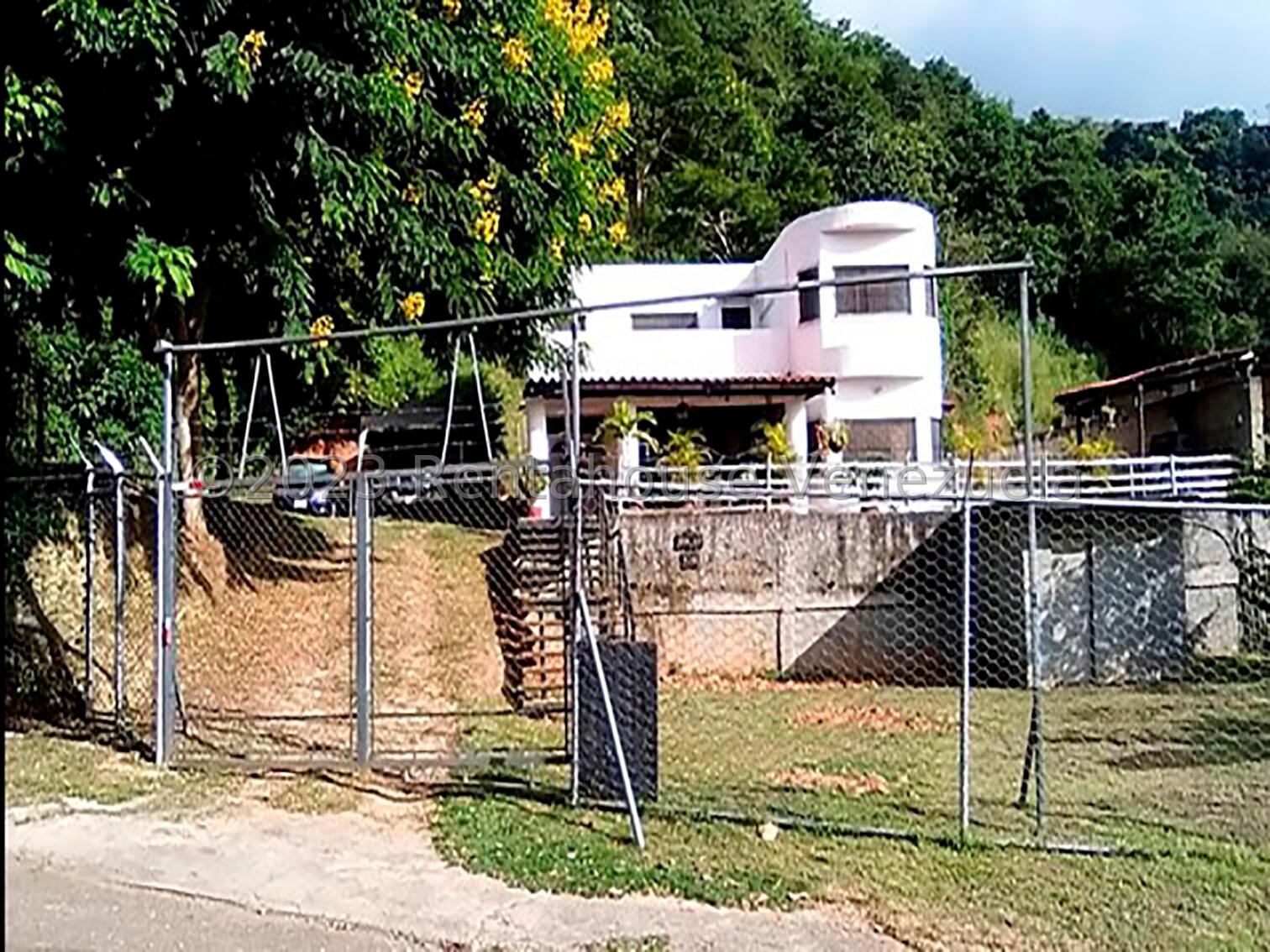 Casa de 403 m² con 6 habitaciones en Karimao Country, Caracas