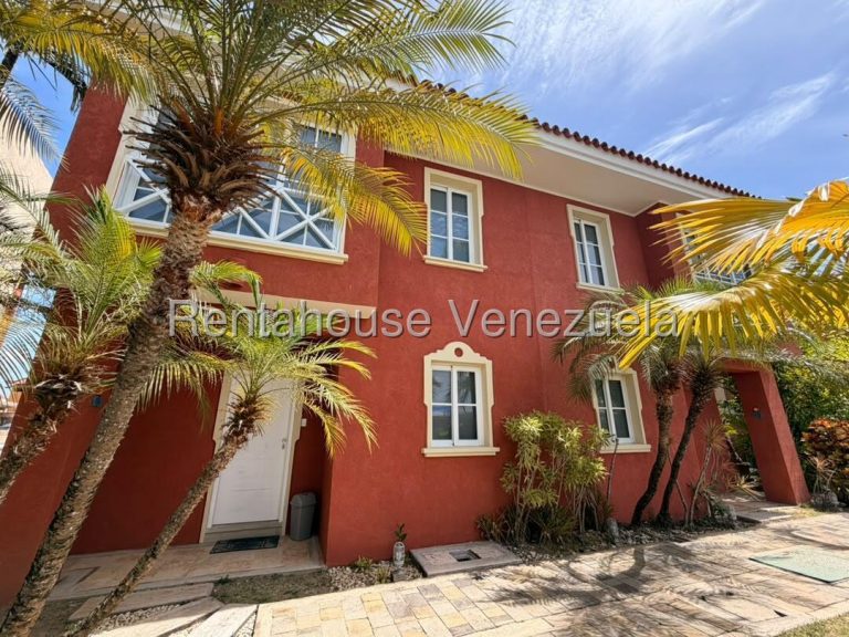 Townhouse con 3 habitaciones y 2 baños en Puerto Encantado, Higuerote