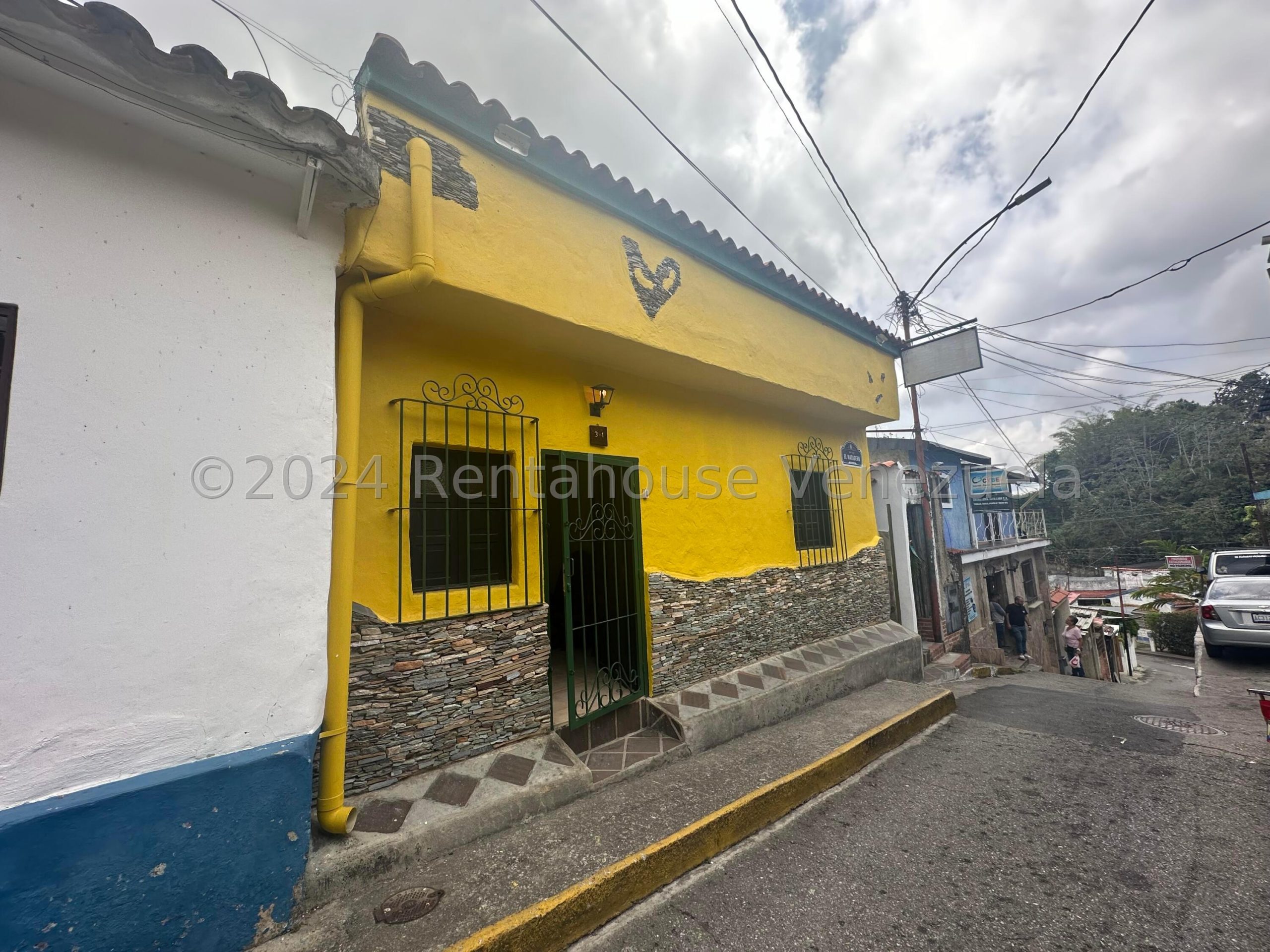 Casa con 6 habitaciones y 5 baños en El Hatillo, Caracas