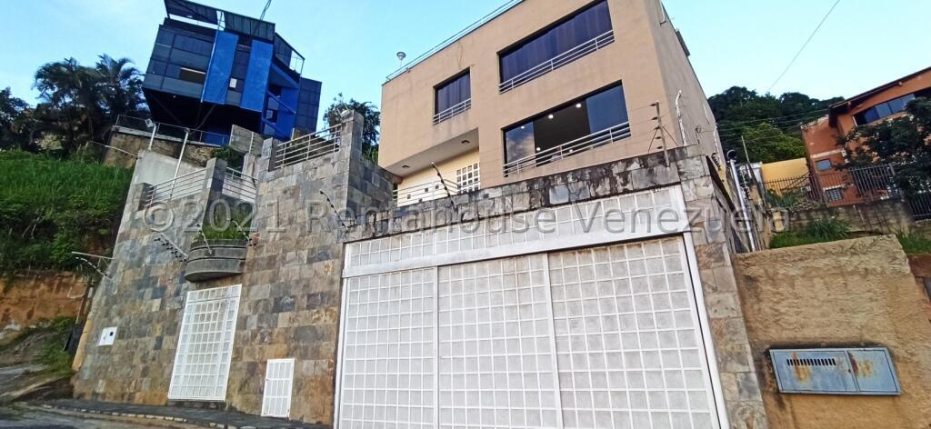 Casa con 4 habitaciones y 3 baños en Oripoto, Caracas