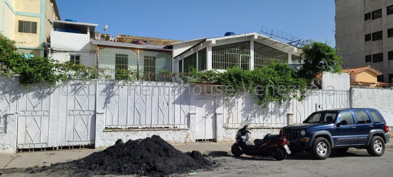 Consultorio con 36 habitaciones amplio El Paraiso