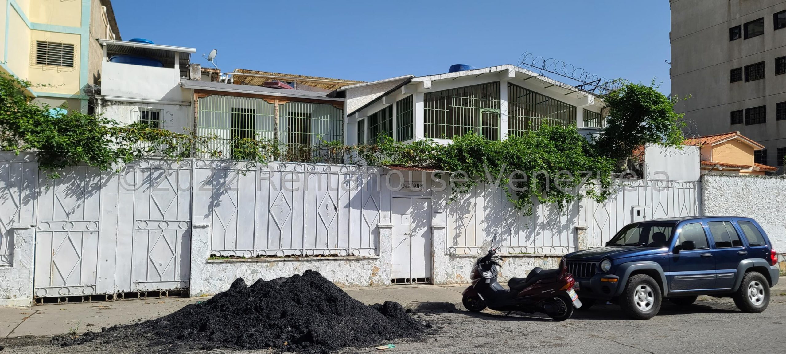 Consultorio con 36 habitaciones amplio El Paraiso