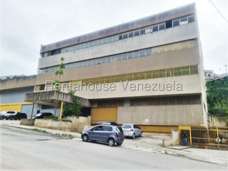 Local comercial de 420 m² en Palo Verde, Caracas