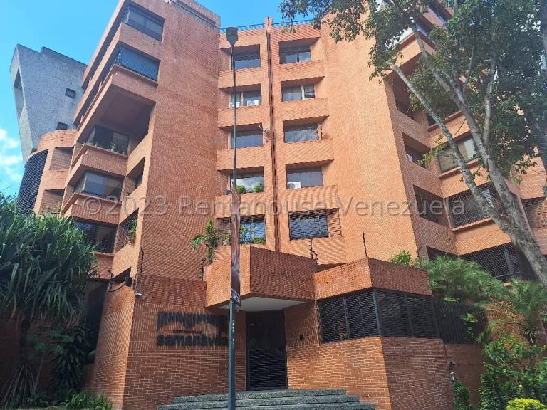 Duplex remodelado con jardín amplío en Los Samanes